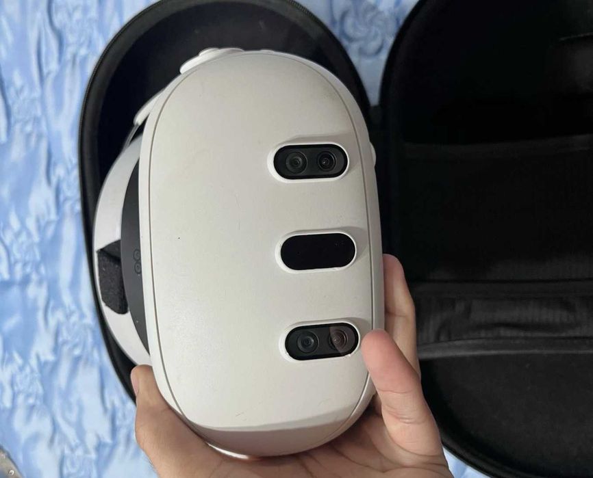 Meta Quest 3 512GB  + калъф и BOBOVR каишка