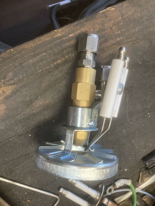 Pompe pt arzatoare. Injectoare , automatizari , duze .