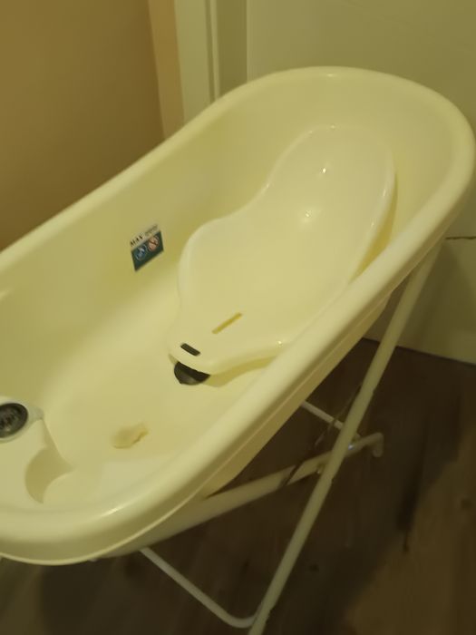 Вана със стойка и подложка