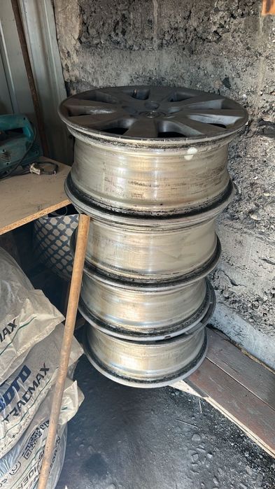 Продаю титанки на 16