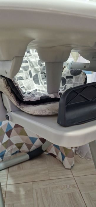 Детский столик для кормления