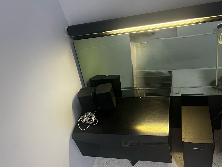 Две нощни шкафчета с вградена лампа