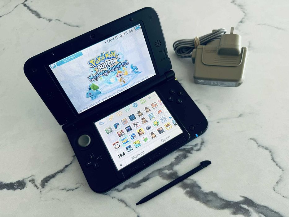 Nintendo 3DS XL Blue с 75 игри Pokemon Zelda Mario Нинтендо