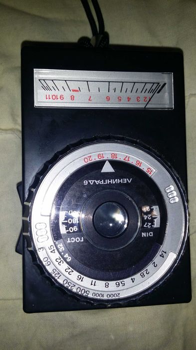 Продавам фотоапарат СМЯНА2 и светломер