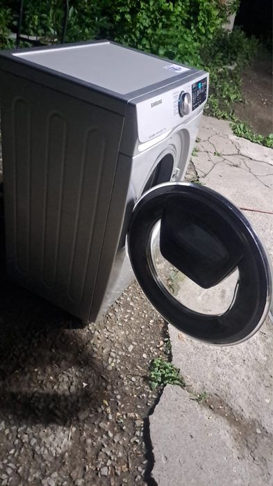 Продам стиральную машину