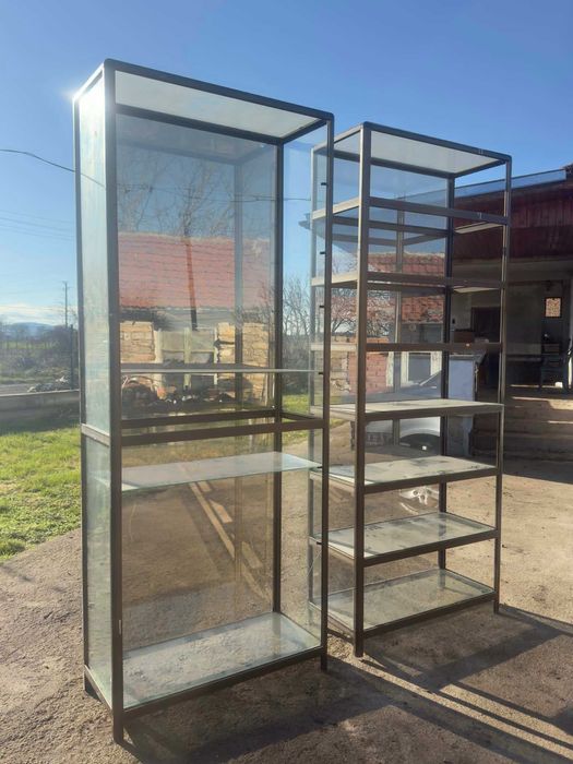 Продавам алуминиеви витрини / рафтове