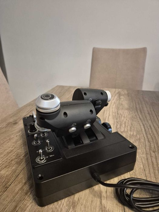 Joystick Logitech Saitek Pro Flight X56 H.O.T.A.S., negru, 18,5x22,5x26,6cm + THRUSTMASTER T.Flight Rudder Pedal (set complet)