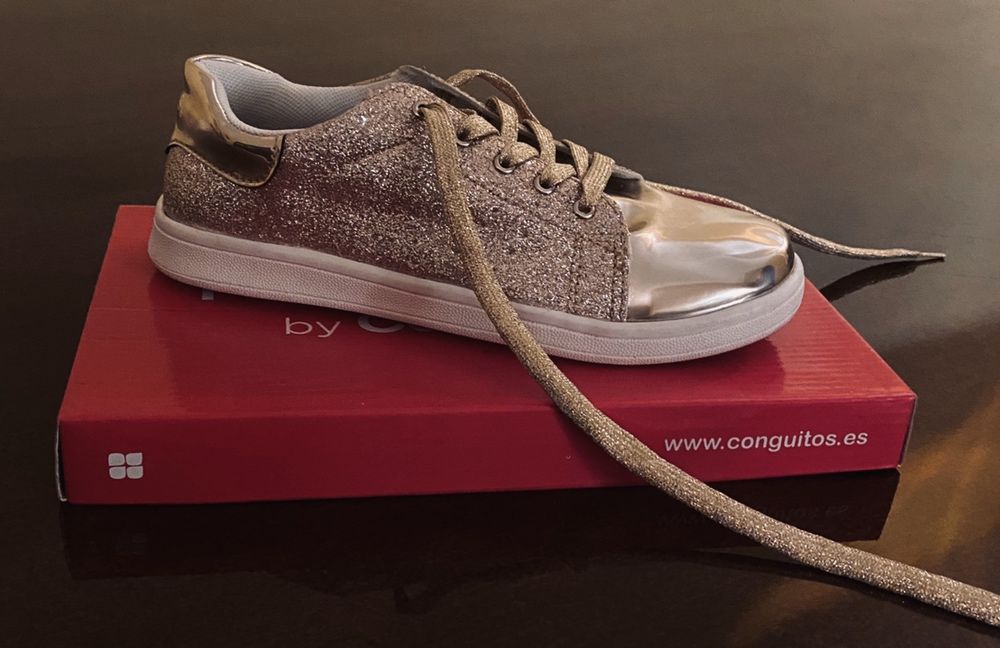 Обувь. Новые кожаные кеды Conguitos.