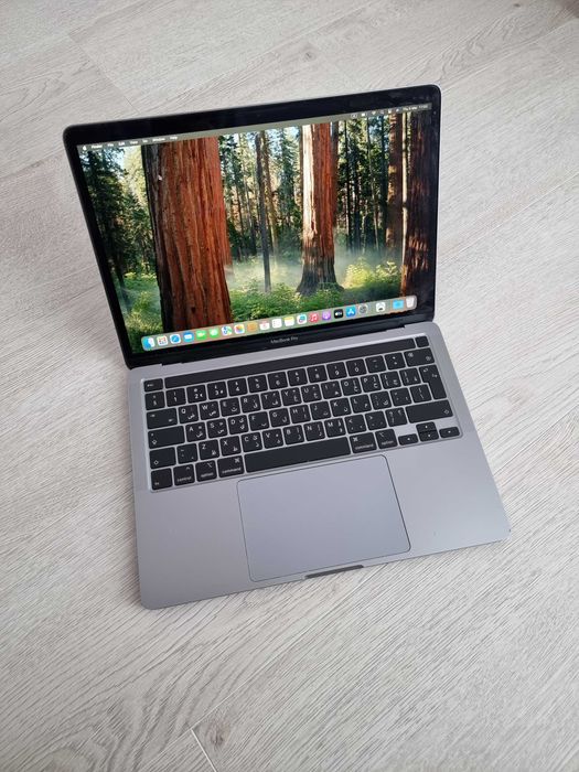 Macbook Pro Retina 13" 2020, i5, 8 GB, SSD 500 GB, impecabil