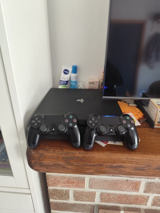 Ps 4 PRO 1 trb със 12 игри