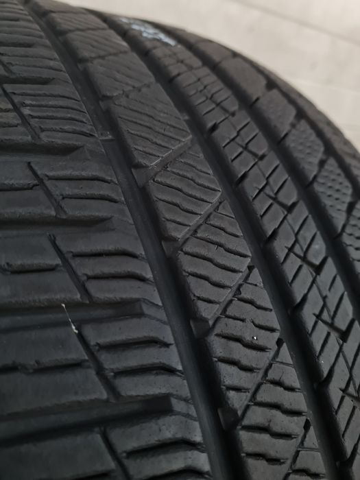 Всесезонни гуми 2 броя VREDESTEIN QuatracPro 245 40 R19 дот 4623