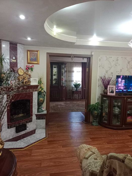 Продам благоустроенный дом в центре города