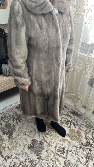 Продам серую норковую шубу