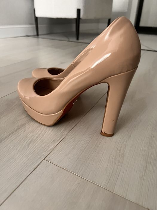 Туфли на каблуке