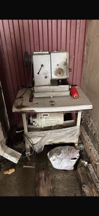 Ковровый оверлок просышленный