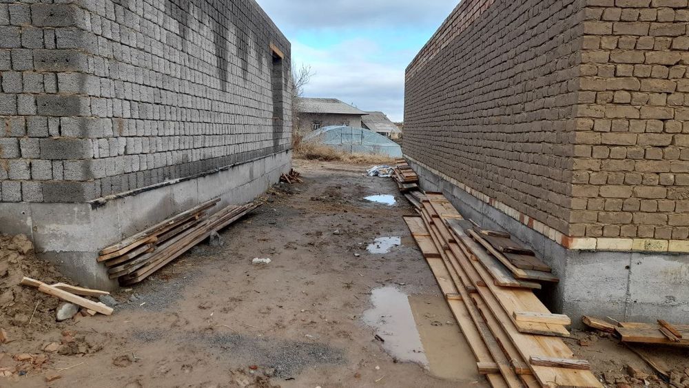 Uy sotiladi karobka holatda/10 sotih/5 sotihdan 2 ta