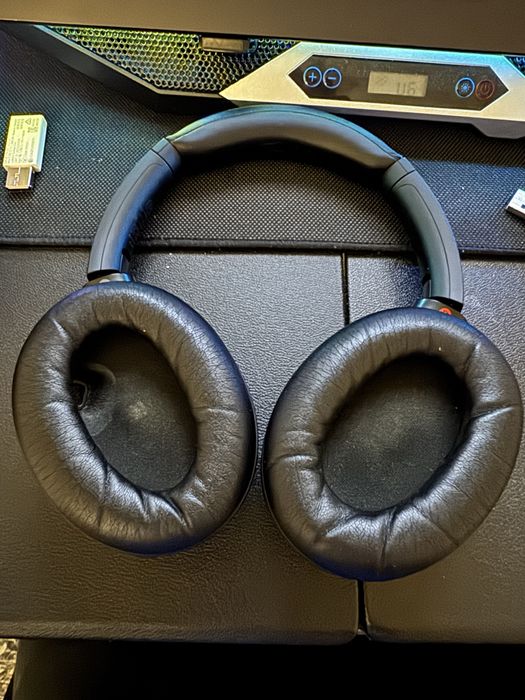 Продам Sony WH-1000XM4