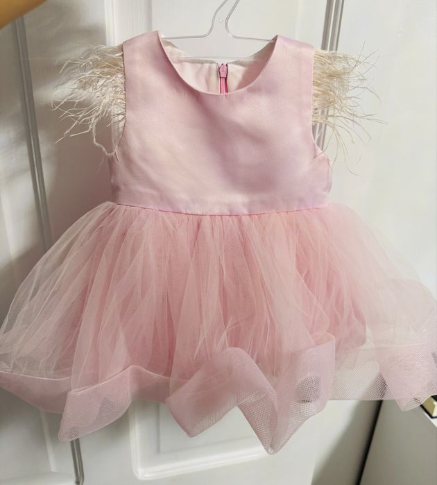 Rochiță superbă fetite, roz cu fulgi si tulle