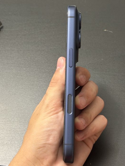 Iphone 17 Pro,Deep Blue 256GB Baterie:100%