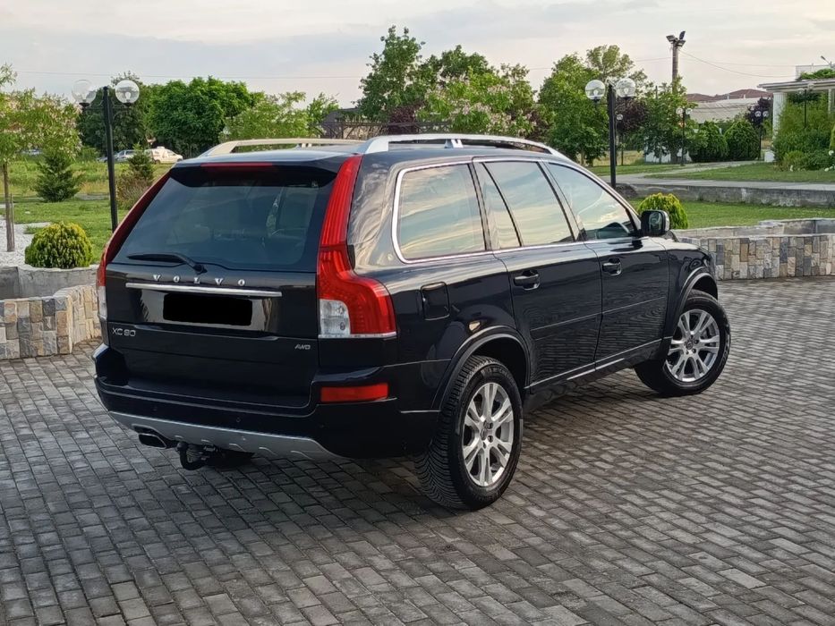 Volvo XC 90 D5 AWD – 2.4 Diesel 224 CP 2012 7 Locuri Finantare Livrare Gratuita