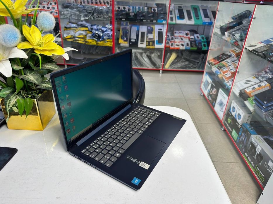 Lenovo office noutbuk seleron N4500U 8/256 SSD ideal