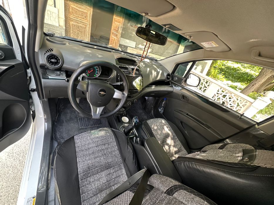 Автомобиль chevrolet spark
