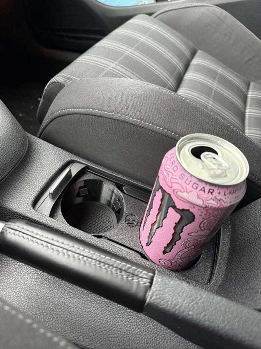 VW GOLF MK5 / MK6 Cupholder (Поставка за чаши)
