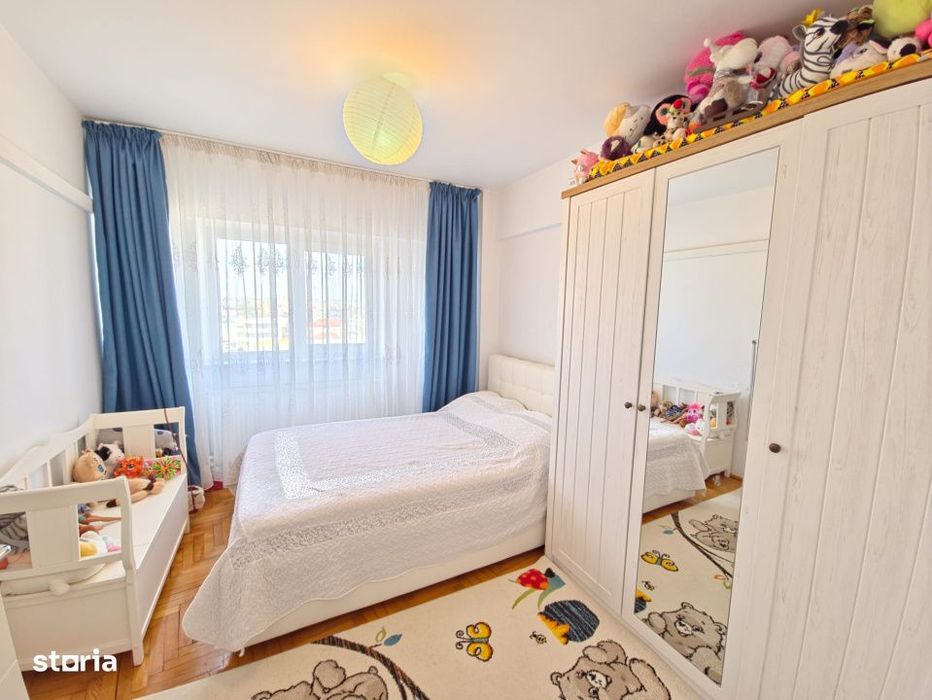 Apartament 3 camere, decomandat, 76 mp, zona Calea Bucuresti - Piata C