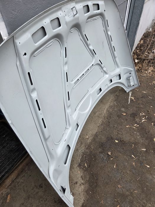 Капот ваз 2110.      .