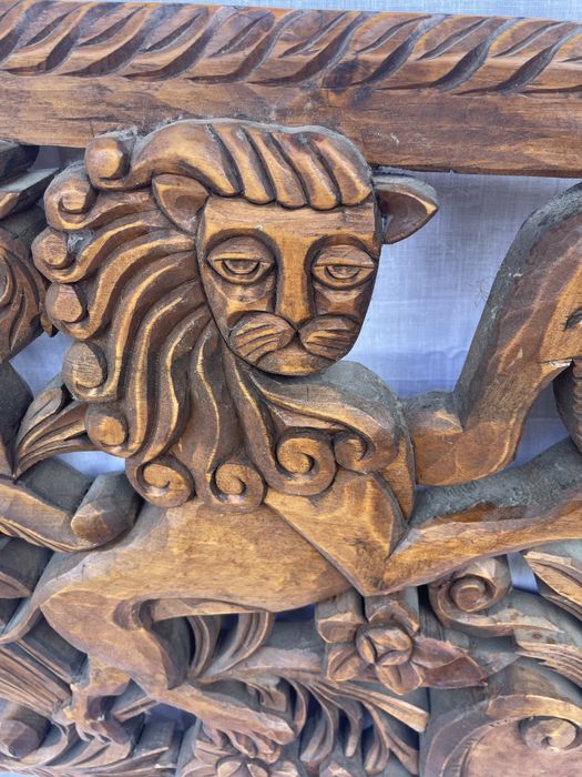 Дърворезба уникат “Българските лъвове”