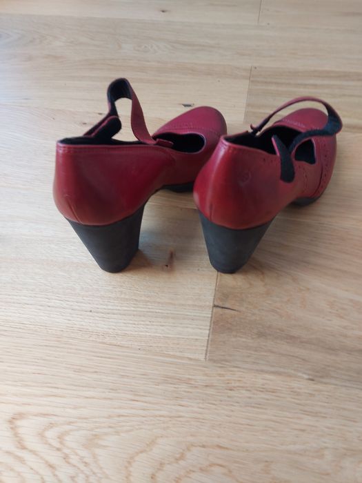 Pantofi din piele cu toc 38