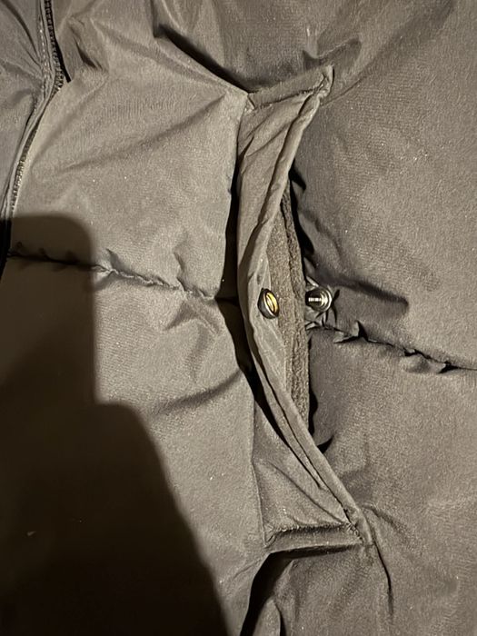 vestă neagră tip puffer de la Bershka Talia S