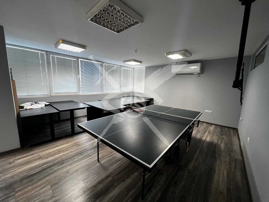 Продава се Офис в Бургас, Славейков - 311 кв.м за 1050 €/кв.м - Снимка #1