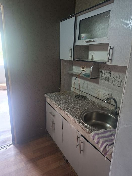 Срочно продаётся квартира Бывш общежитие Мирабадский район