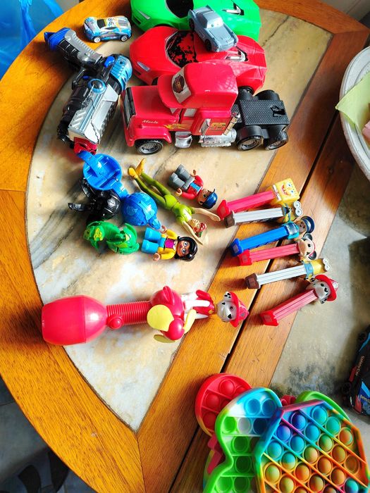 Играчки,, колички, бакогани