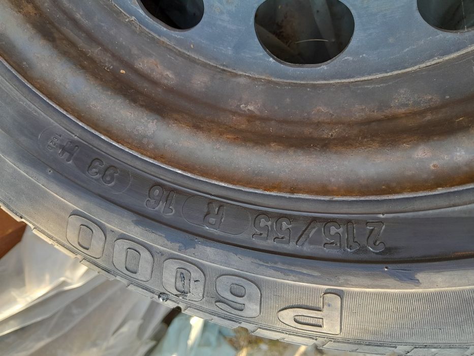 Vând roată 215 55 r16 pireli în stare foarte bună 80 lei