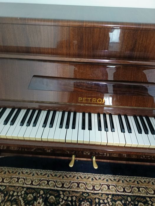 Фортопиано petrof