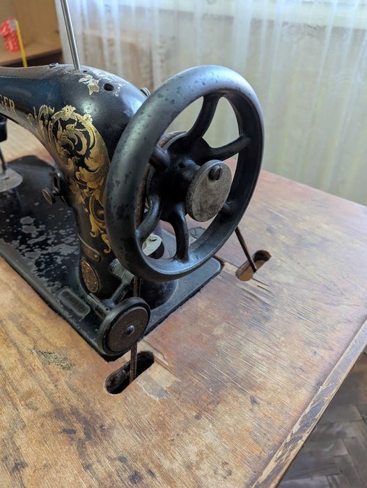 Шевна машина Singer 16K55, ръчна, крачна, запазена