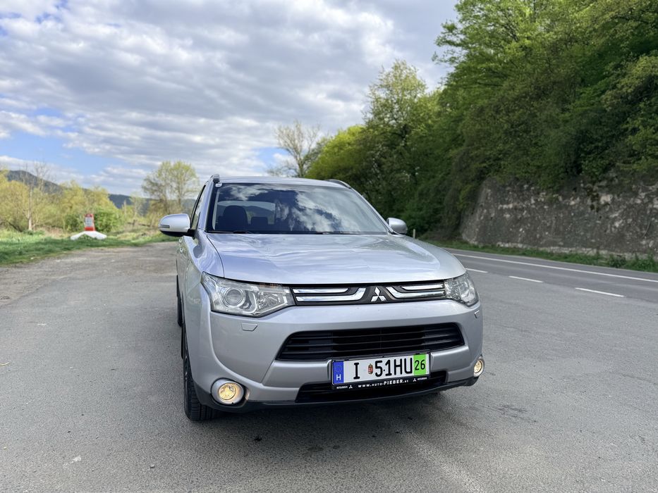 Vând Mitsubishi Outlander 4X4