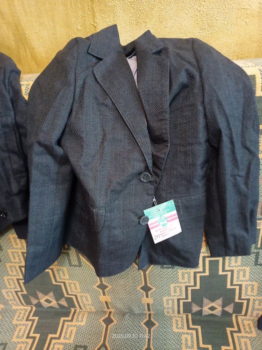 Школьные костюмы и брюки