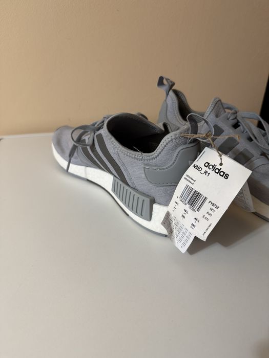 Мъжки маратонки ADIDAS NMD R1 45\3 НОВИ
