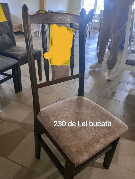 Masă si Scauni frumose..