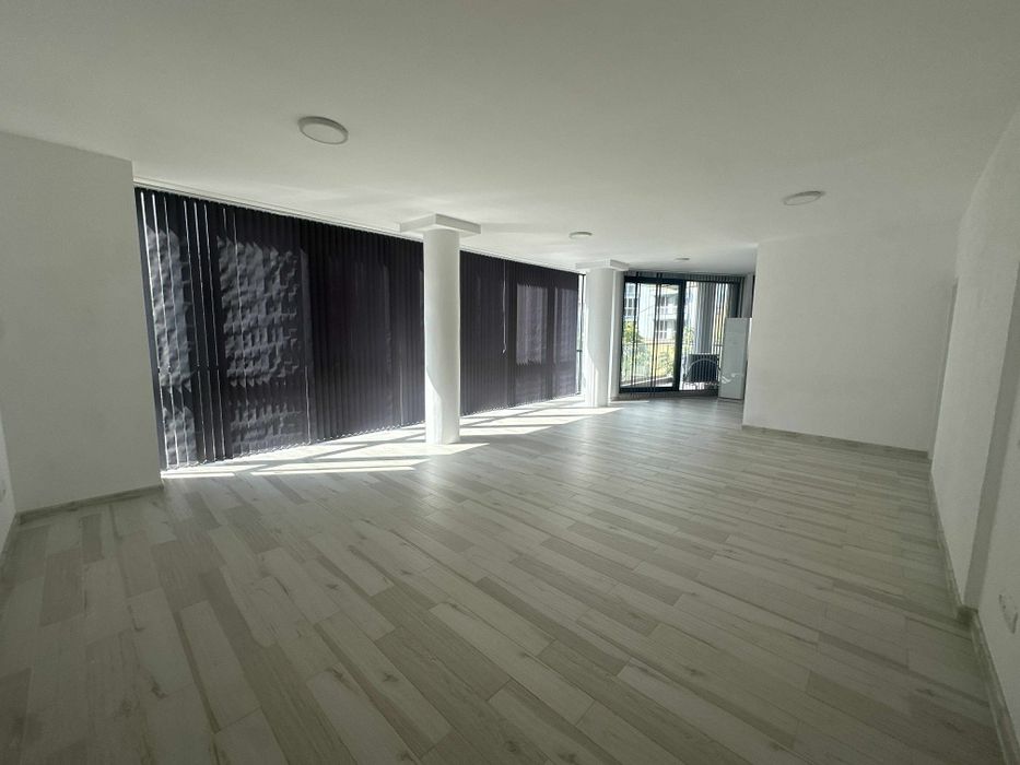 Дава се под наем Офис в Благоевград, Идеален център - 100 кв.м за 612 € - Снимка #2