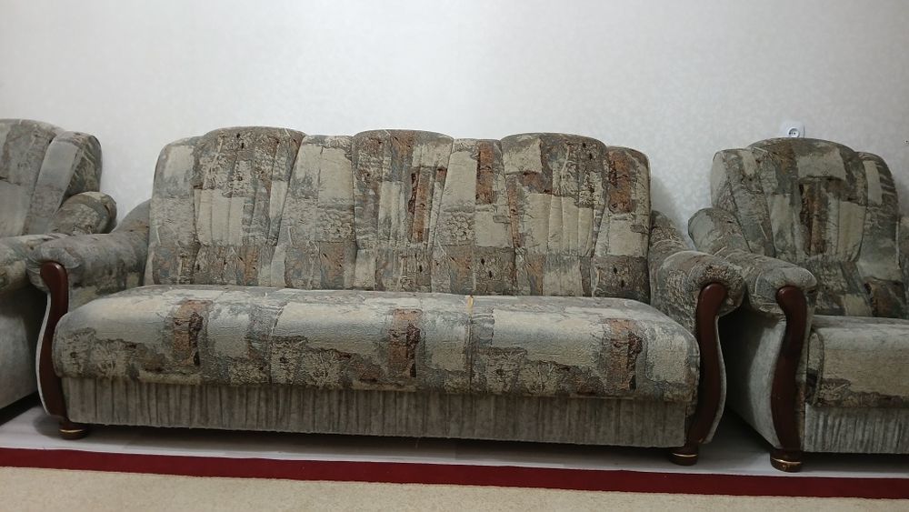 Продам диван б/у.