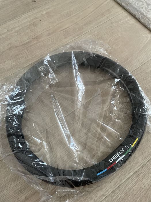 Продам руль чехол  Geely