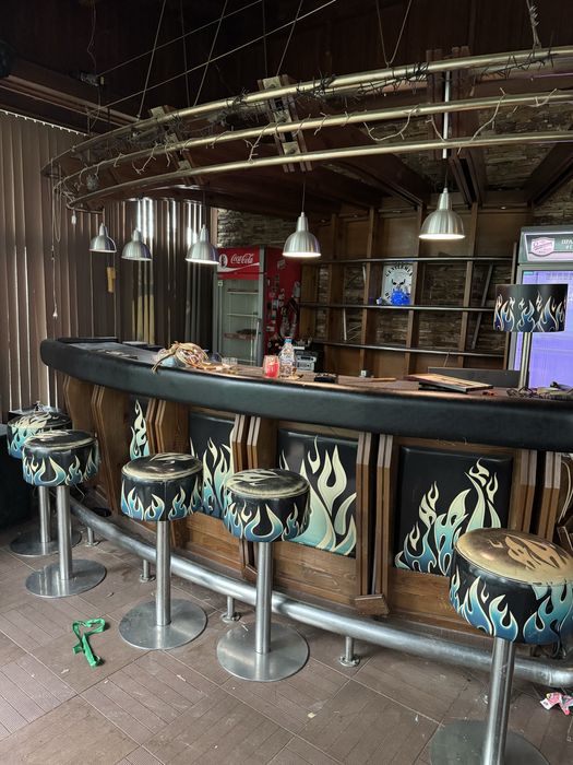 Бар плот бар обзавеждане