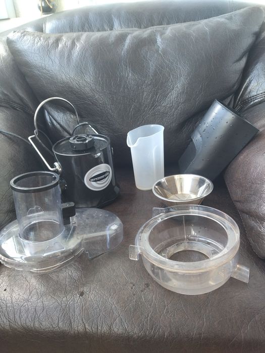 самопочистваща се сокоизстисквачка