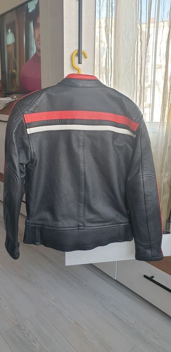 Рокерско кожено яке