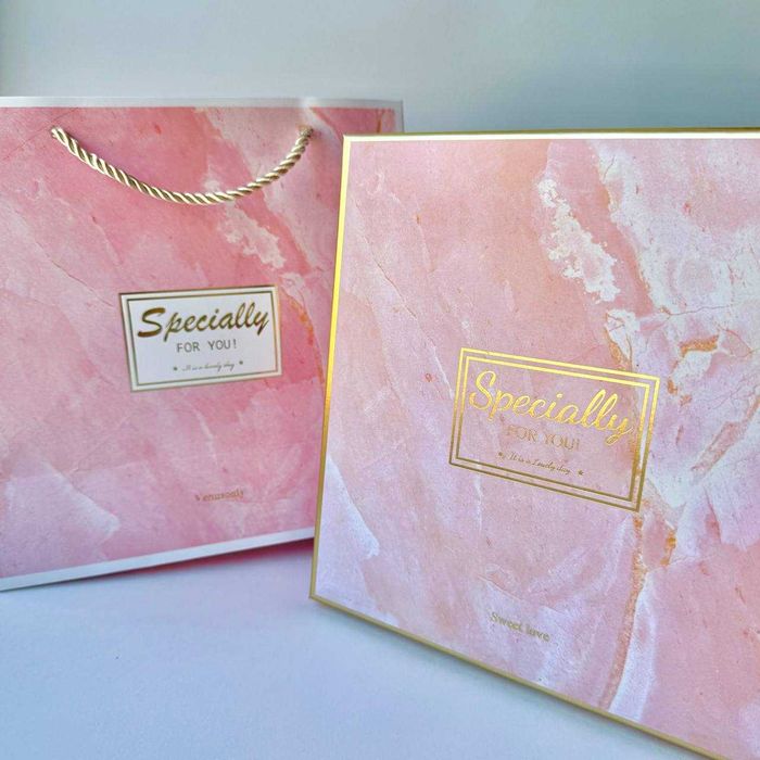 Нежный подарочный набор для ухода