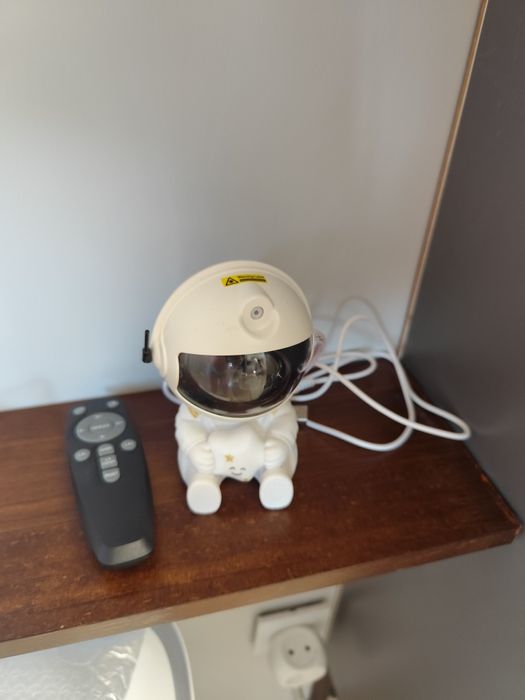 Ночник космонавт